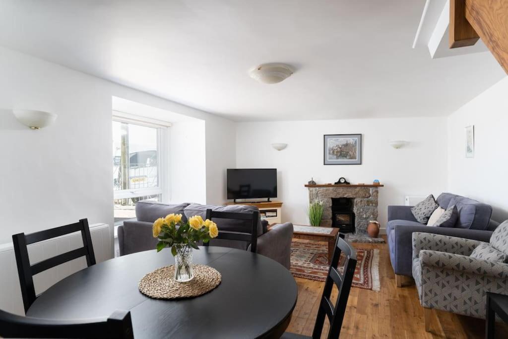 פנזאנס Charming 3 Bedroom Harbour Cottage With Parking מראה חיצוני תמונה