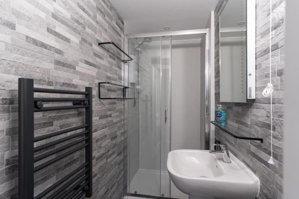 פנזאנס Charming 3 Bedroom Harbour Cottage With Parking מראה חיצוני תמונה